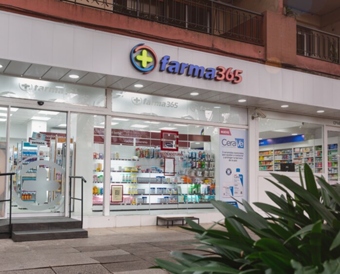 Exterior of a Farma365 pharmacy